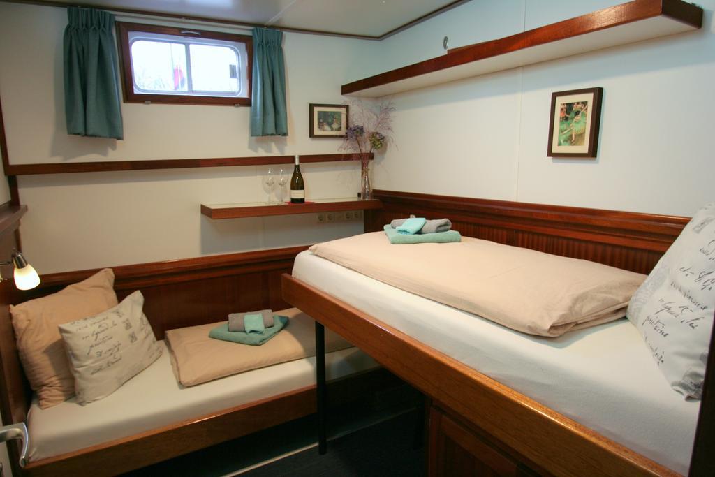 Hotelboat Fiep Амстердам Екстер'єр фото